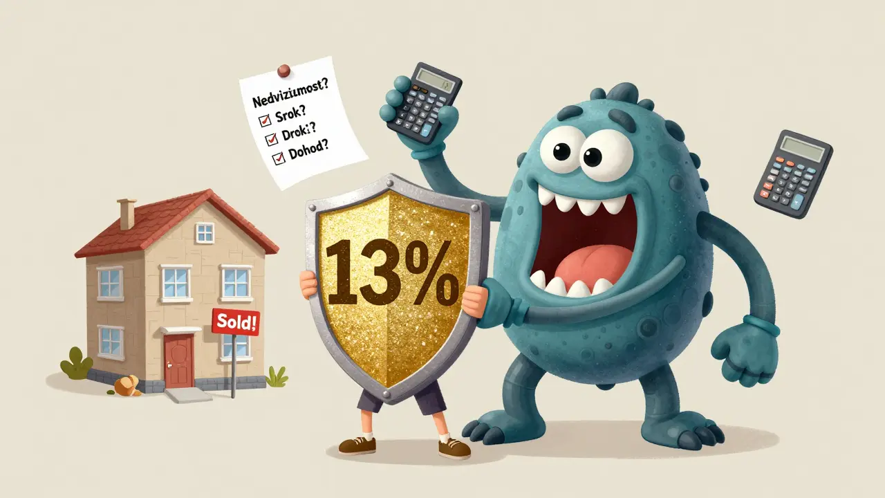 Человек защищается щитом в 1 млн рублей от монстра налога, за спиной — проданная квартира и чек-лист.